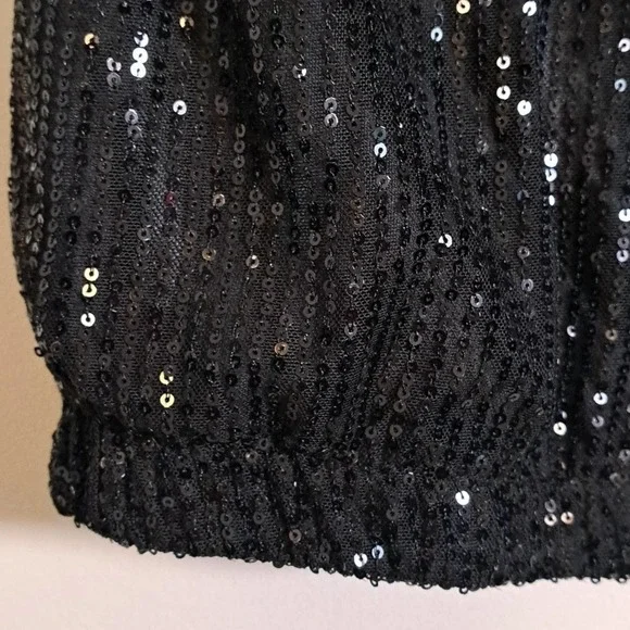BLACK TAPE Sequin Padded-Shoulder Cap-Sleeve Top Large - Picture 3 of 9